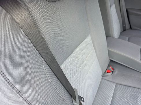 Used 2017 Toyota Camry LE image 32