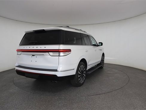 Used 2024 Lincoln Navigator Black Label image 17