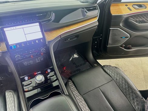 Used 2022 Jeep Grand Cherokee Summit AWD/4WD image 21