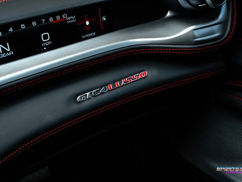 Used 2017 Ferrari GTC4Lusso AWD/4WD image 18