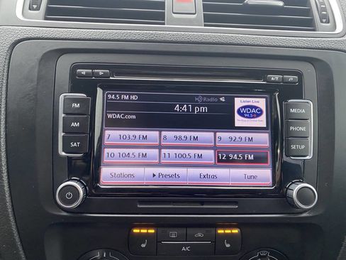 Used 2013 Volkswagen Jetta SE image 30