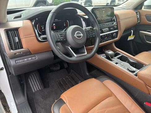 Used 2025 Nissan Pathfinder Platinum w/ Cargo Package AWD/4WD image 4