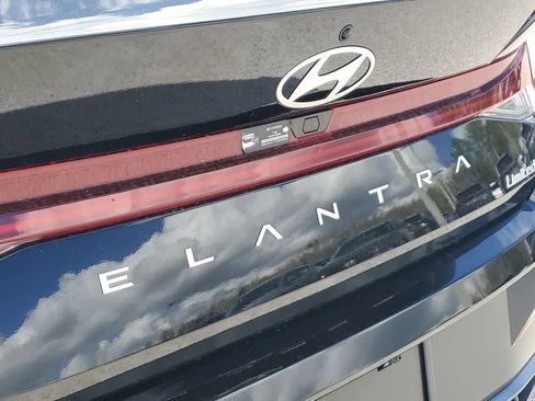 New 2026 Hyundai Elantra Limited image 7