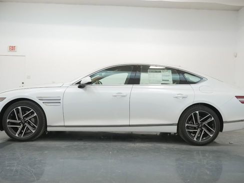 Used 2025 Genesis G80 2.5T Advanced image 13