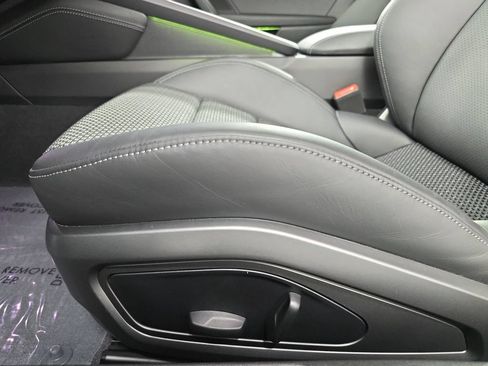 Certified 2024 Porsche 911 Carrera T RWD image 27
