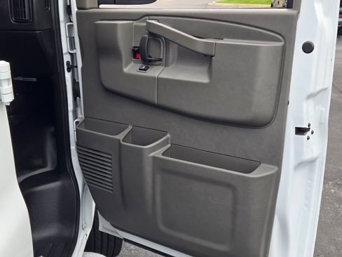 Certified 2024 GMC Savana 2500 w/ Driver Convenience Package RWD image 5