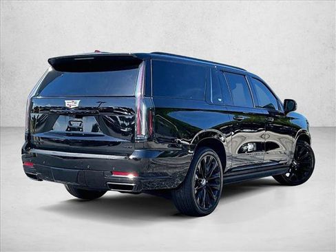 Used 2025 Cadillac Escalade ESV Sport Platinum w/ LPO, ONYX Package AWD/4WD image 2