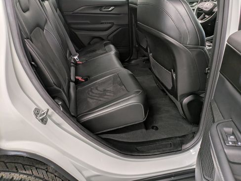 Used 2023 Jeep Grand Cherokee Altitude image 26