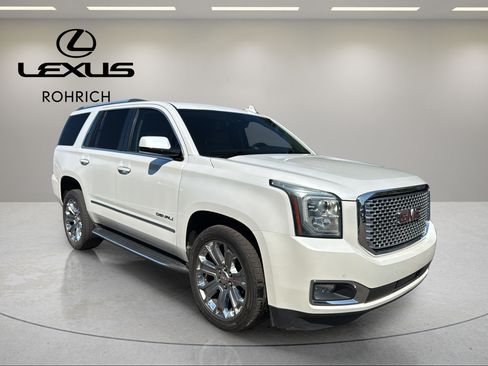 Used 2017 GMC Yukon Denali w/ Open Road Package AWD/4WD image 4