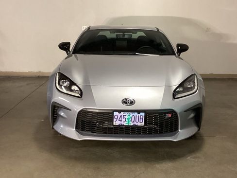 Used 2025 Toyota GR86 Premium w/ ALL Weather Mat Package (TMS) image 17