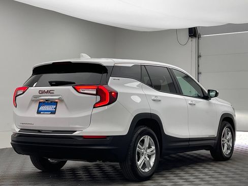 Used 2024 GMC Terrain SLE FWD image 6