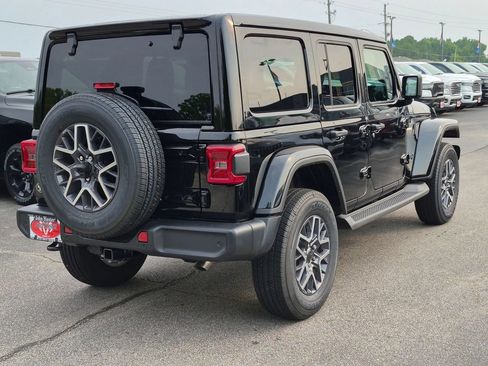 New 2026 Jeep Wrangler Unlimited Sahara AWD/4WD image 7