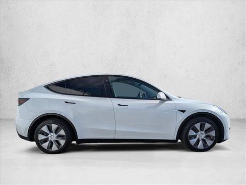 Used 2021 Tesla Model Y Long Range image 4