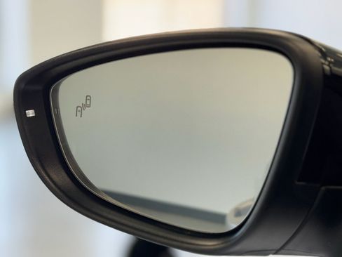 Used 2018 Volkswagen Passat 3.6 image 13