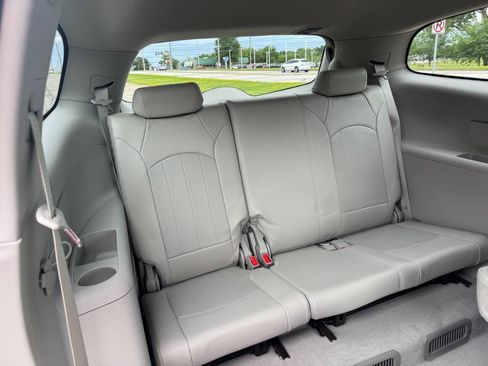 Used 2012 Buick Enclave Leather w/ LPO, Cargo Convenience Pkg FWD image 15