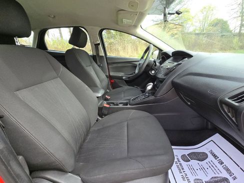 Used 2015 Ford Focus SE image 16