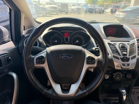 Used 2013 Ford Fiesta SE FWD image 11