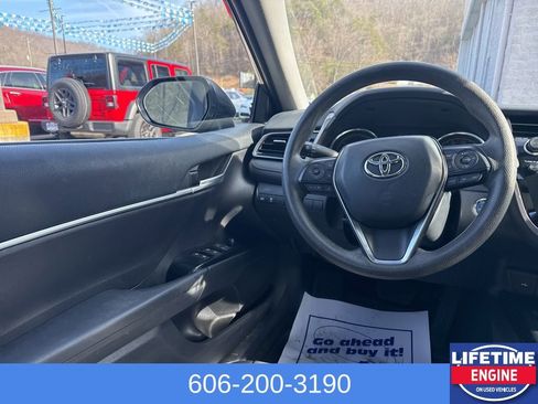 Used 2020 Toyota Camry LE image 19