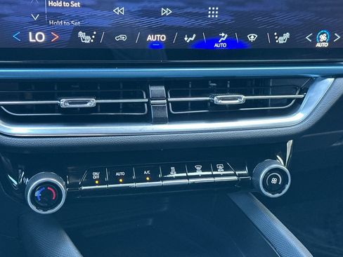 Used 2024 Chevrolet Equinox EV LT w/ LPO, Blackout Package FWD image 28