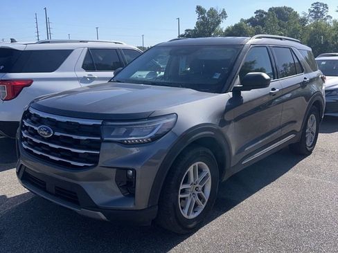 Used 2025 Ford Explorer Active w/ Active Comfort Package RWD image 1