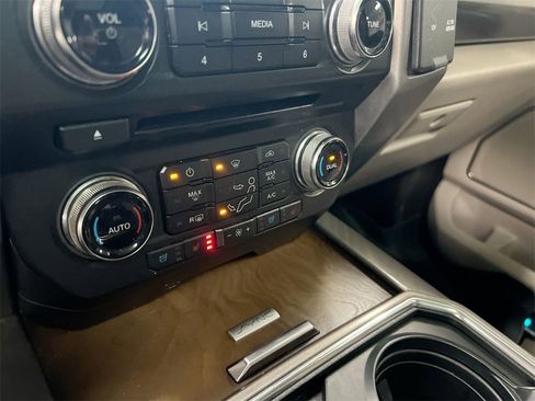 Used 2018 Ford F450 Limited image 14