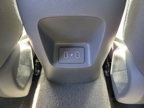 Used 2024 Hyundai Elantra SEL image 11