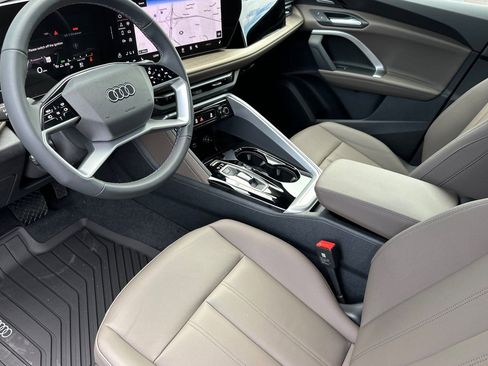 New 2025 Audi Q5 Premium Plus AWD/4WD image 9