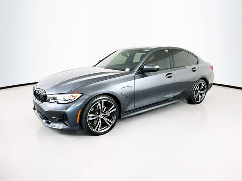 Used 2021 BMW 330e w/ Premium Package image 3