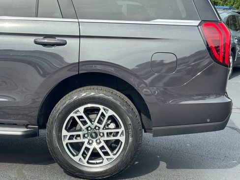 New 2025 Ford Expedition Active image 43