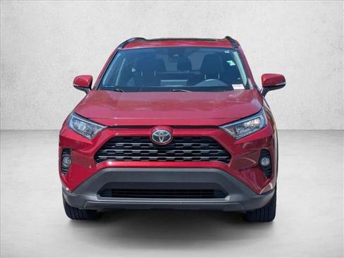 Used 2021 Toyota RAV4 XLE w/ Convenience Package FWD image 2