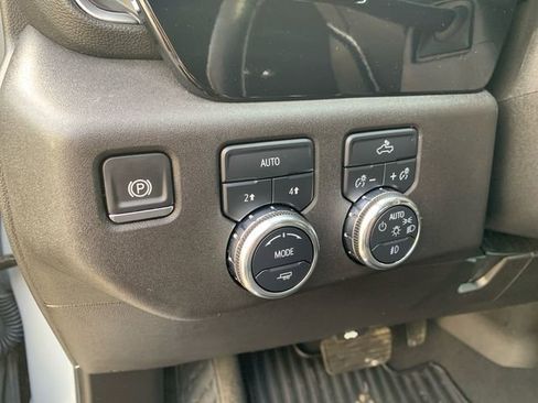 Used 2024 GMC Sierra 1500 Elevation image 18