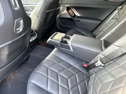Used 2025 BMW 740i xDrive AWD/4WD image 73