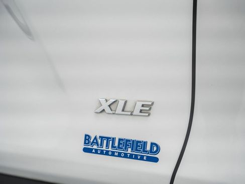 Used 2020 Toyota RAV4 XLE image 8