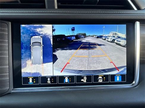 Used 2021 GMC Yukon Denali w/ Denali Premium Package image 27