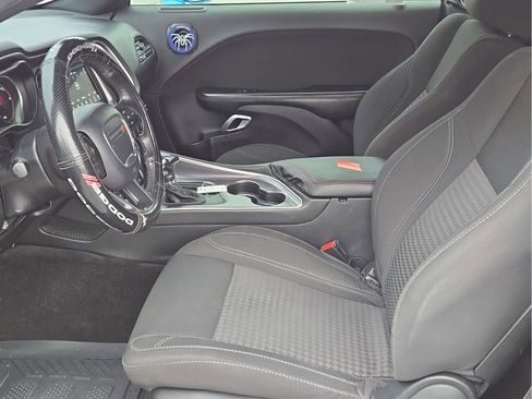 Used 2018 Dodge Challenger R/T image 19