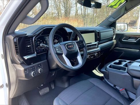 Used 2024 GMC Sierra 1500 Elevation w/ X31 Off-Road Package image 8