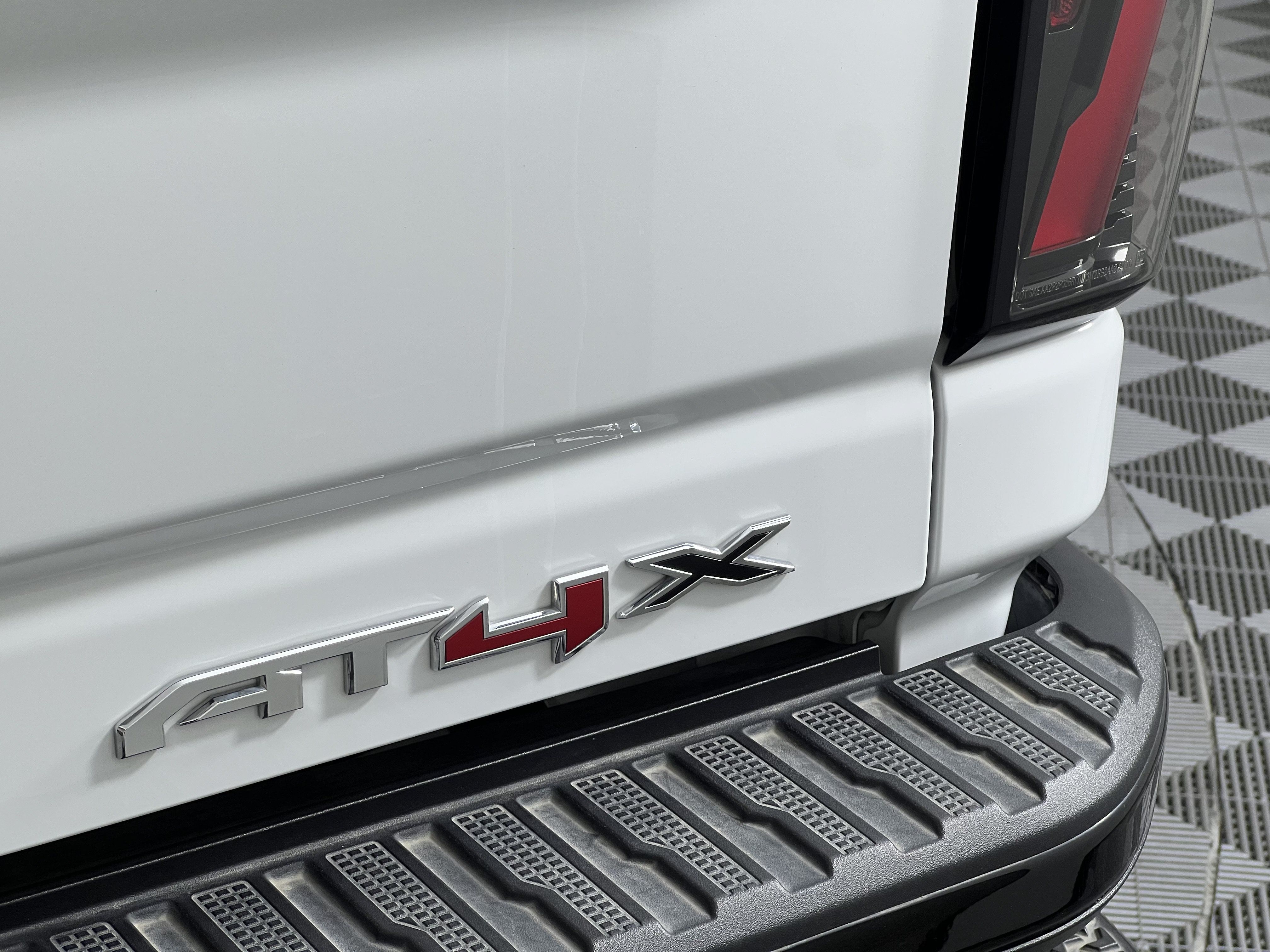 Used 2024 GMC Sierra 2500 AT4X AWD/4WD image 12