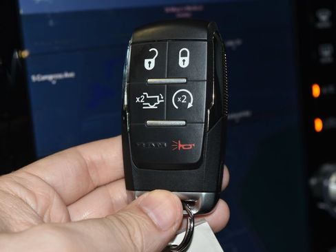 Used 2024 RAM 2500 Limited AWD/4WD image 17