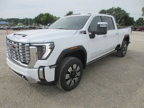 New 2026 GMC Sierra 2500 Denali w/ Denali Reserve Package AWD/4WD image 11