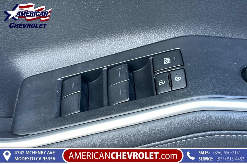 Used 2023 Toyota Highlander XLE AWD/4WD image 12