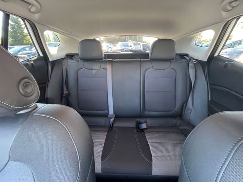 Used 2025 Chevrolet Trax LT image 37