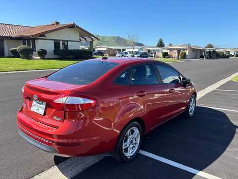 Used 2018 Ford Fiesta SE image 8