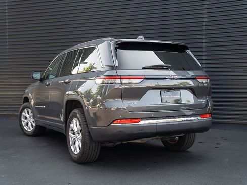Used 2022 Jeep Grand Cherokee Limited AWD/4WD image 3