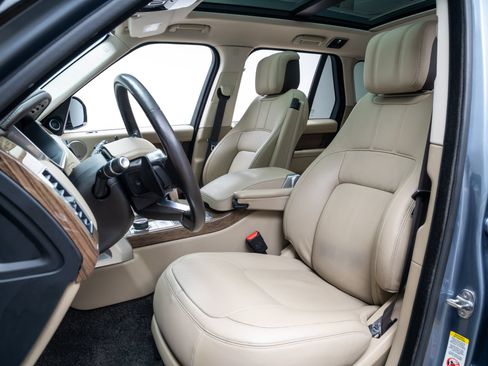 Used 2019 Land Rover Range Rover Supercharged AWD/4WD image 19