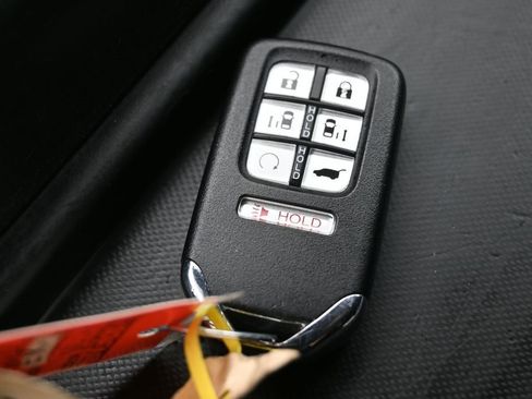 Used 2024 Honda Odyssey EX-L image 17