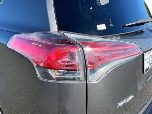 Used 2016 Toyota RAV4 LE FWD image 28