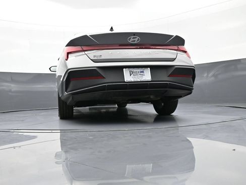 Certified 2024 Hyundai Elantra SEL FWD image 30