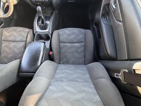 Used 2015 Nissan Rogue SV AWD/4WD image 15