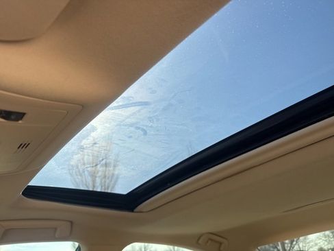 Used 2016 Lexus ES 350 w/ Luxury Package w/Wood Trim image 30