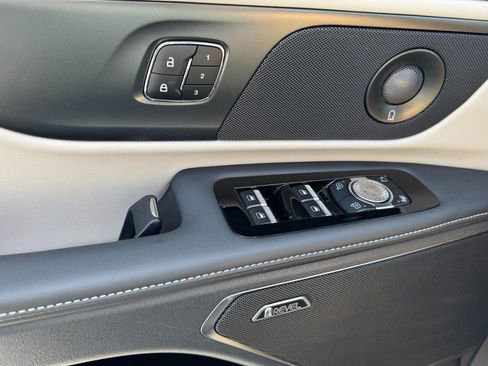 Certified 2025 Lincoln Nautilus Reserve image 25